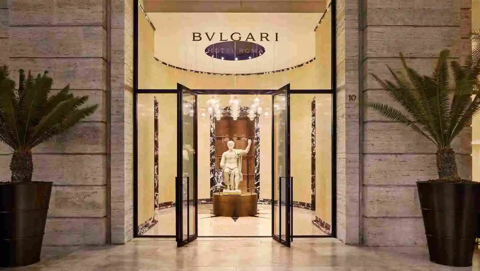 Bulgari Hotel Roma private spa with infinity pool