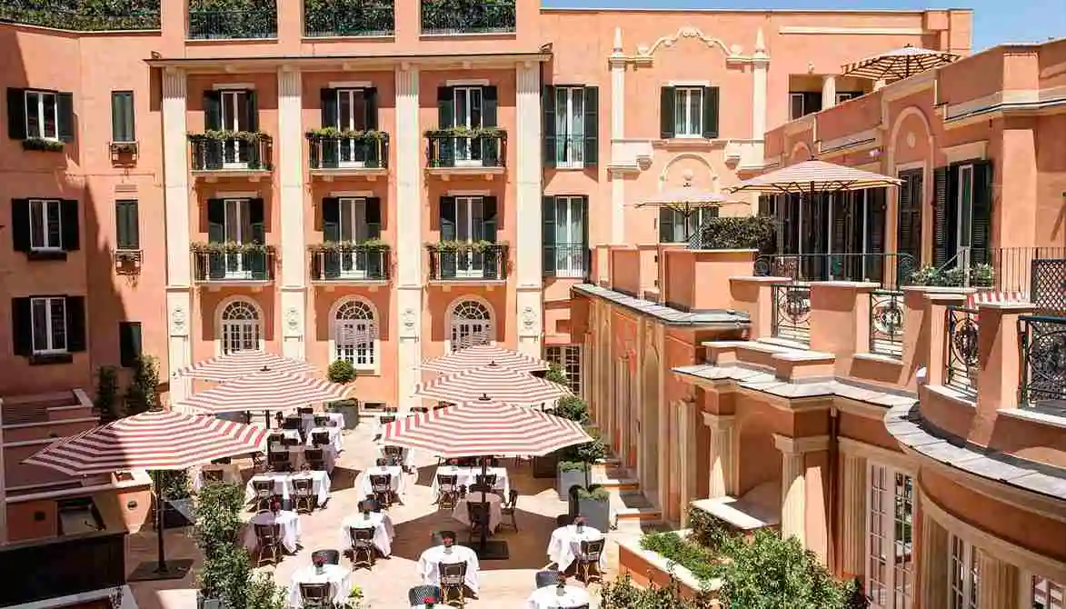 Hotel de la Ville 18th-century palazzo with high-fashion shopping